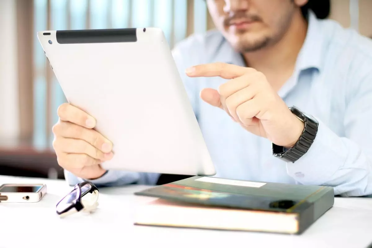 Кухонный комбайн за миллион: костанайцев втягивают в кредиты прямо в кафе