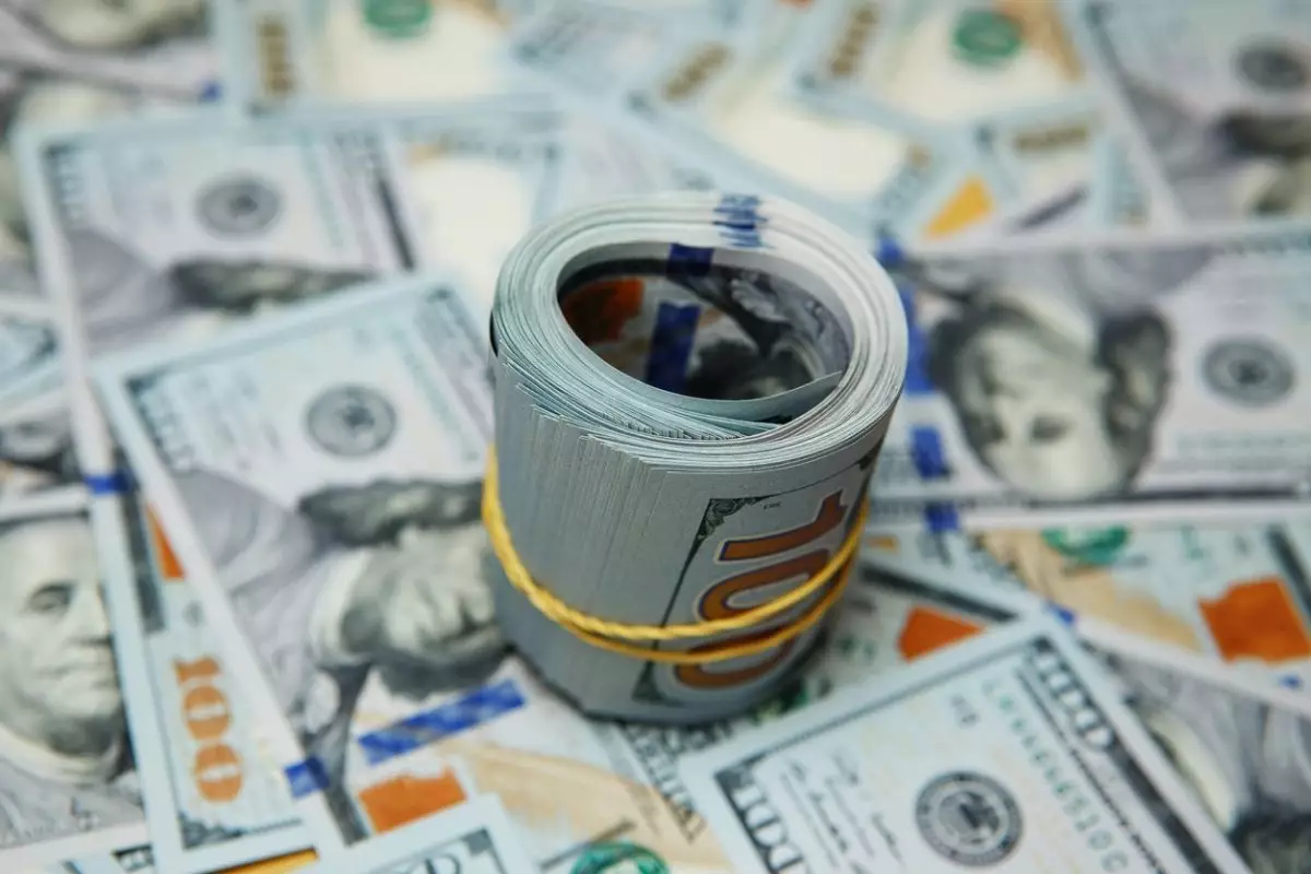 Стоит ли сегодня покупать доллары