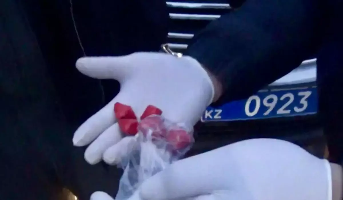 Павлодарда ондаған орынға магнитпен есірткі жабыстырып кеткен ер адам ұсталды