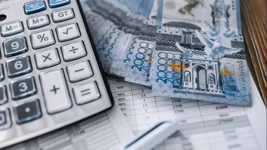 78 адамды "жұмысқа орналастырып", 50 млн теңге жымқырғандар сотталды