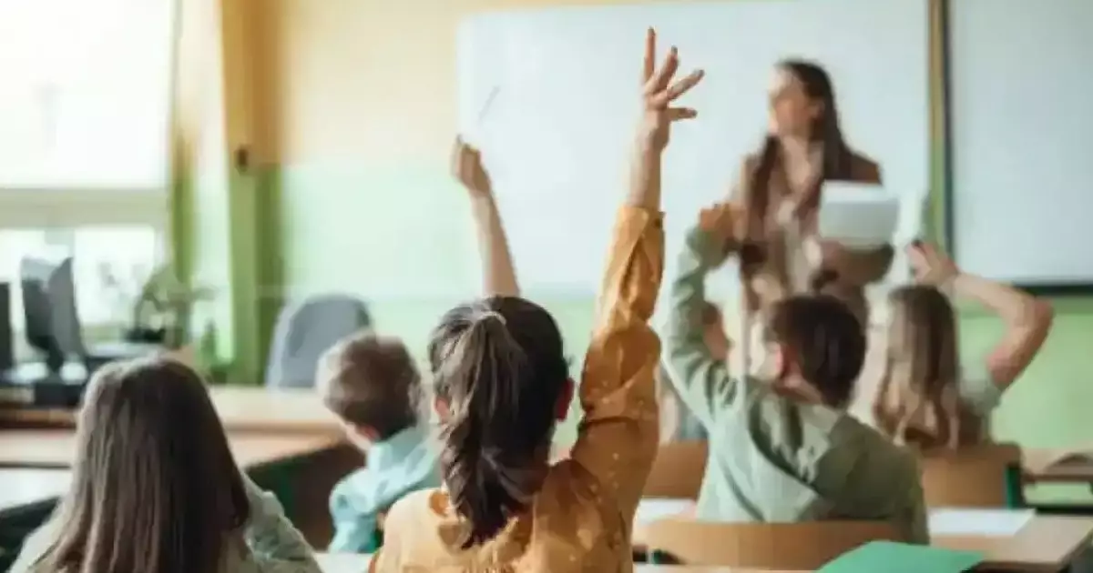  Қазақстанда енді бұрынғы полицейлер мен судьялар мұғалім болып жұмыс істей алады 