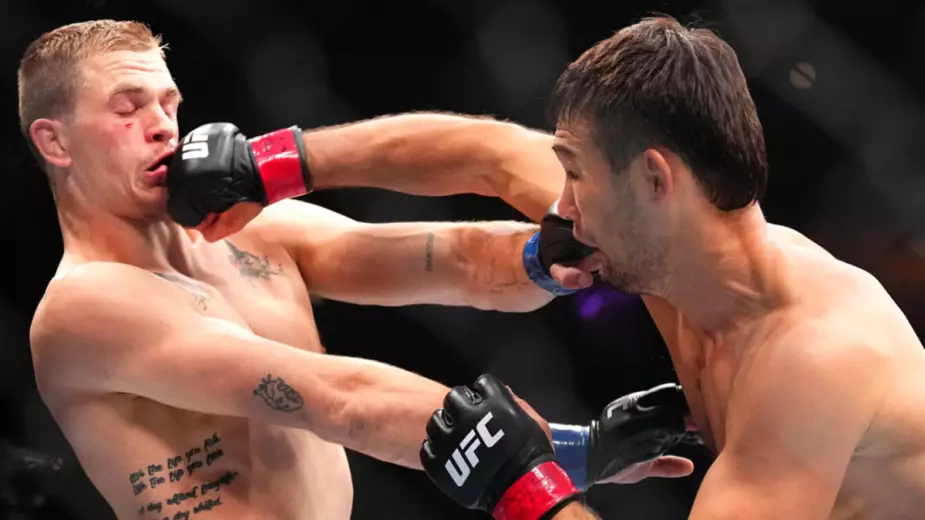 Шавкат мощно прошелся по Иану Гэрри. Битва за титул?