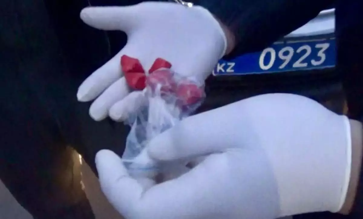 Подозреваемого в сбыте «синтетики» с магнитами задержали в Павлодарской области