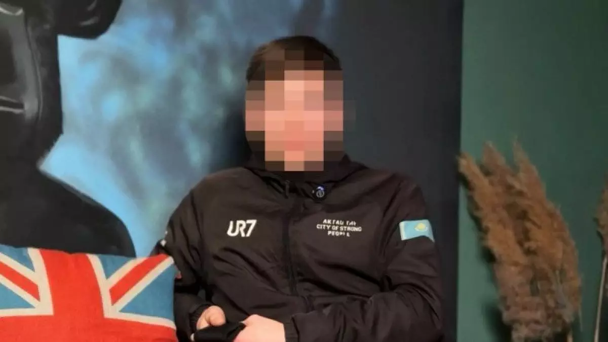 Танымал видеограф кәмелетке толмаған балаларға зорлық жасады деген күдікпен ұсталды