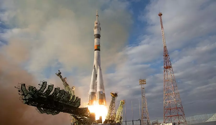 Госкомиссия утвердила основной экипаж корабля «Союз МС-28»