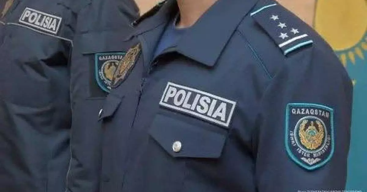  Полицейді тілдеген азамат енді 40 сағат көше сыпырады 