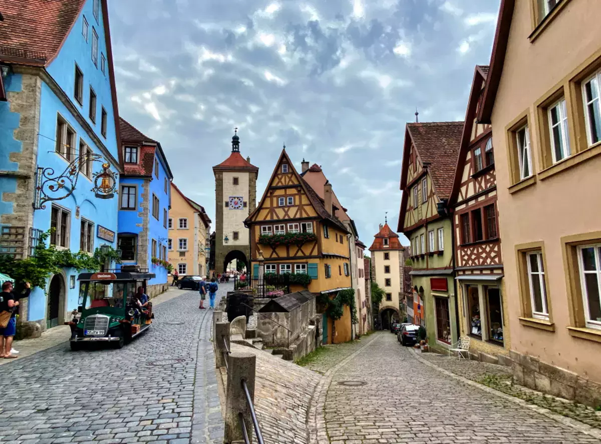 Не Париж и не Рим: путешественник назвал самый красивый город Европы — не место, а сказка - новости на Lada.kz 26.11.2025