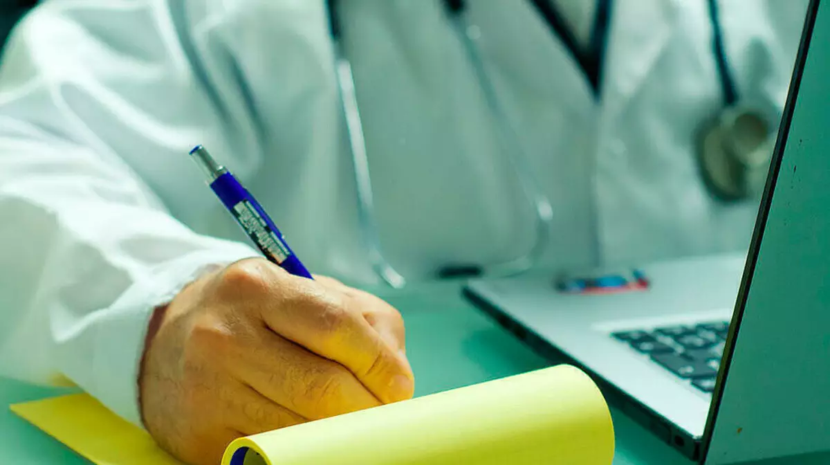 801 врач поехал в сёла: регионы предлагают рекордные выплаты