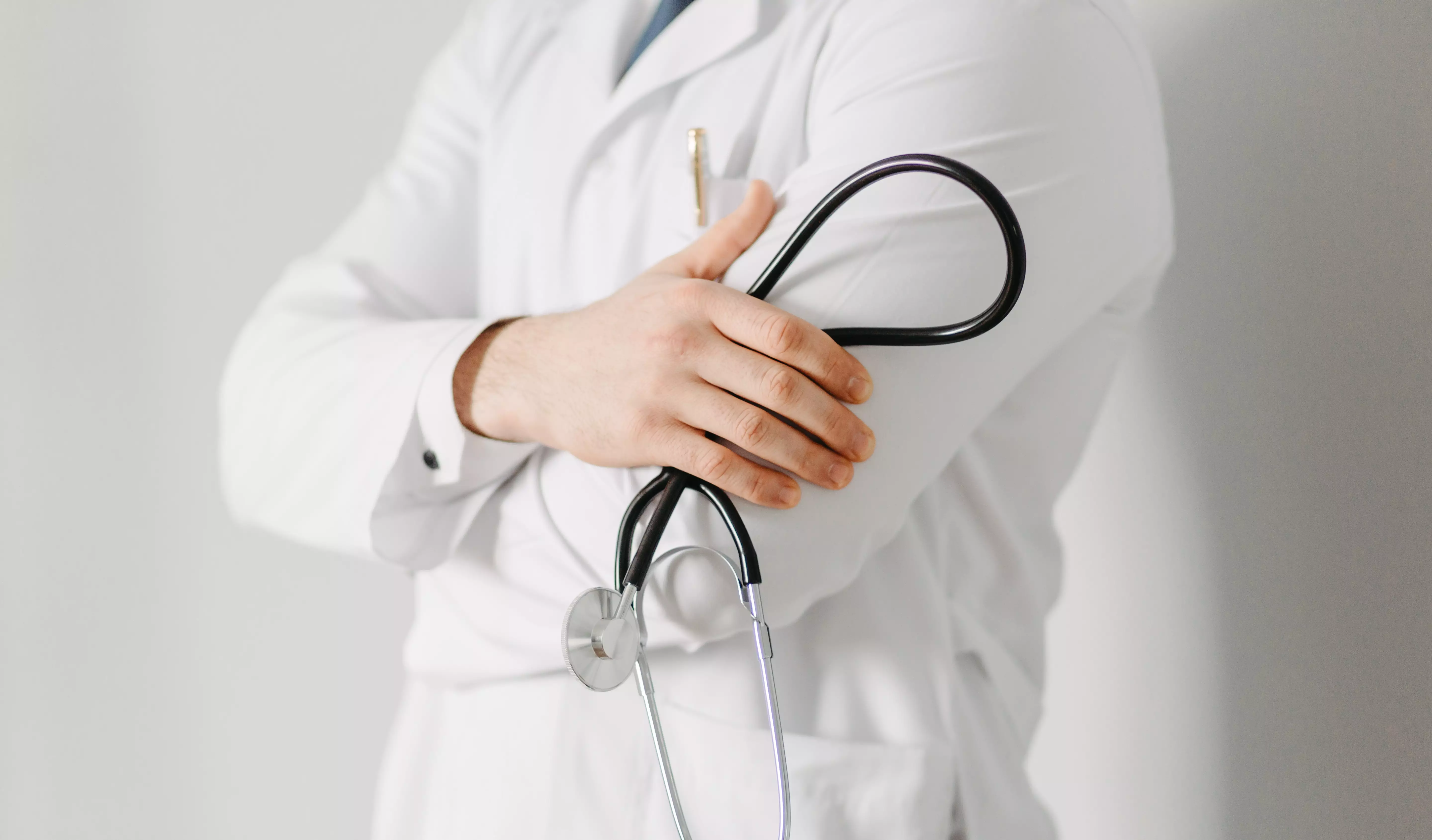 2,5 тыс. медработников выехали из Казахстана для работы за последние пять лет