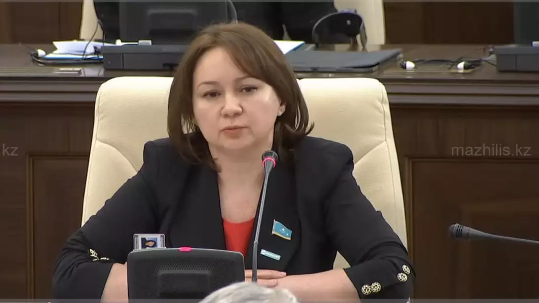 Дәрігерлерді ұрғандар кемінде 2 млн теңге айыппұл арқалауы мүмкін: Депутат ұсынысқа қарсы шықты