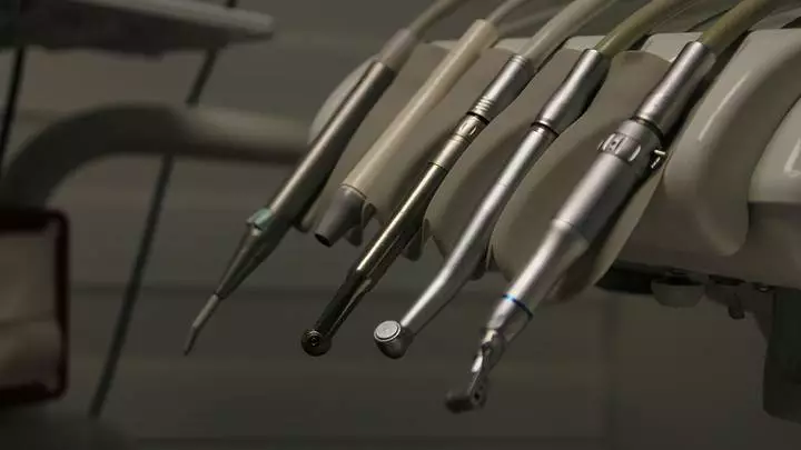 Девочка в Казахстане погибла при попытке вылечить 18 зубов за раз.