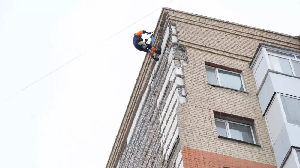 Смерть фельдшера Улданы Мырзуан: бардак в сфере строительства раскритиковали в Мажилисе