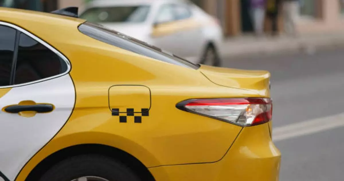  МКД такси жүргізушілері мен курьерлер хабарландыру жасады 