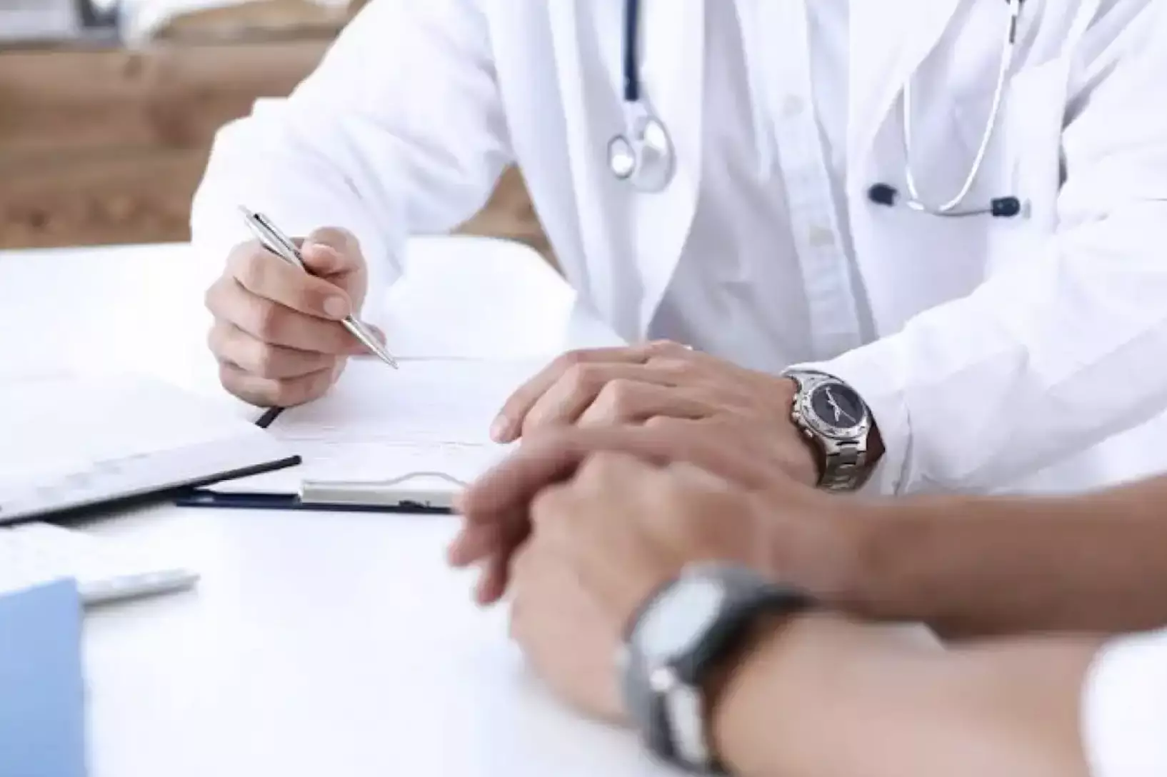 Енді дәрігерге жұдырық ала жүгіргендер 3 жылдан 12 жылға дейін жазаланады