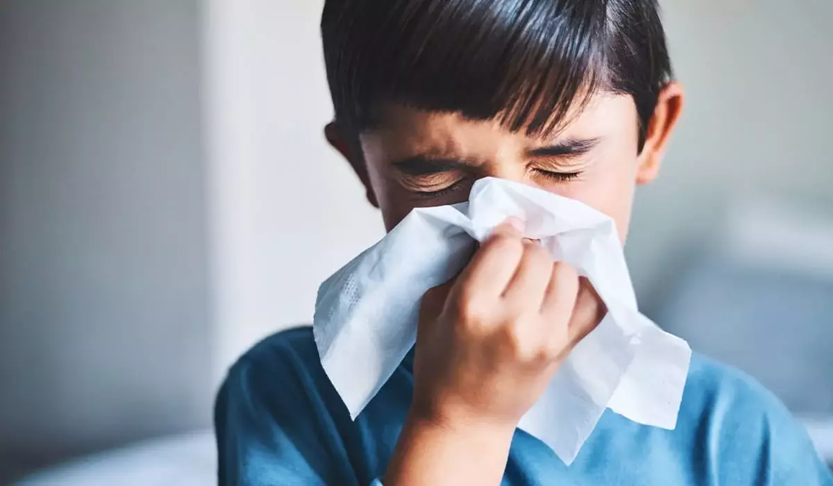 Школы перевели на онлайн-обучение в 13 регионах Казахстана: сколько детей заболели ОРВИ?