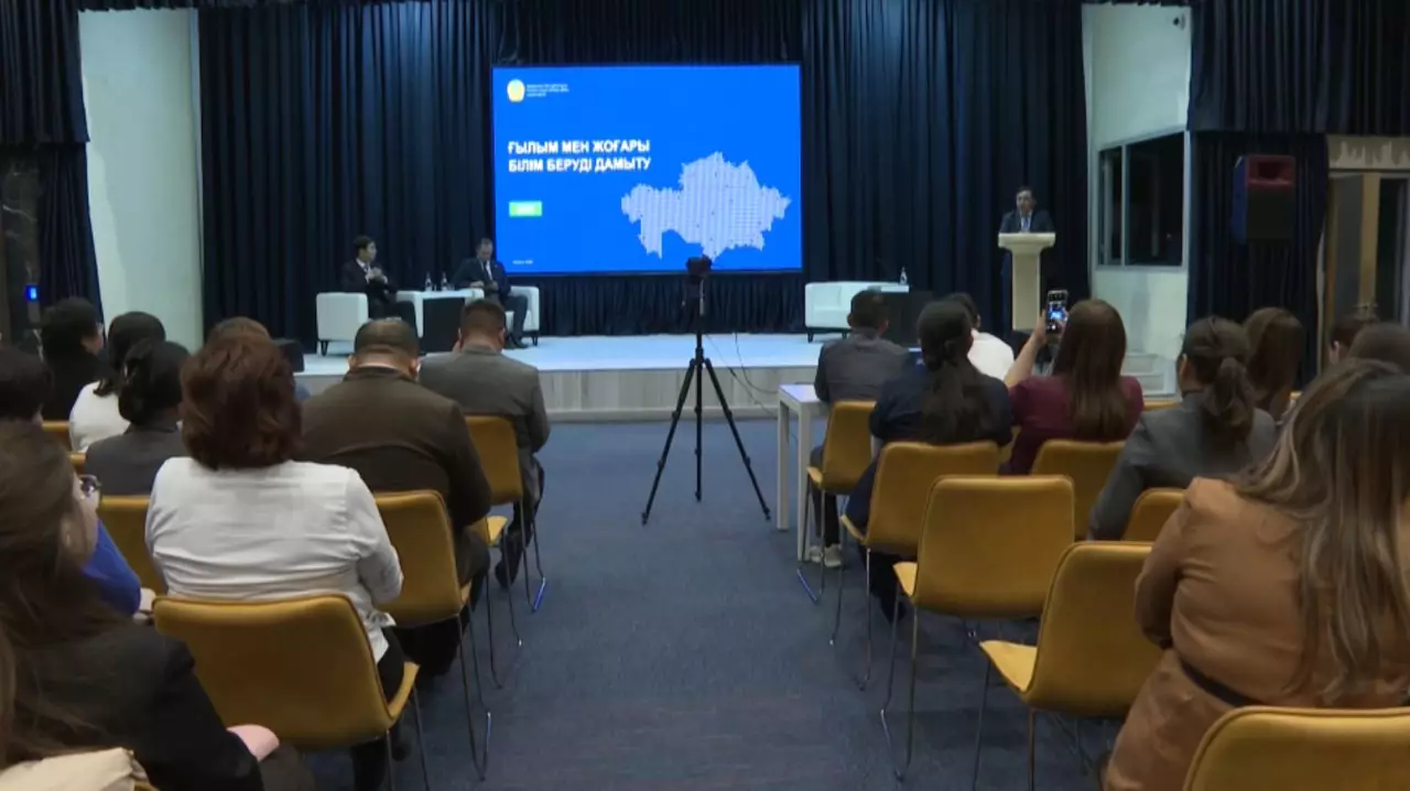 Алматы облысында ЖИ мәселесі халықпен талқыланды