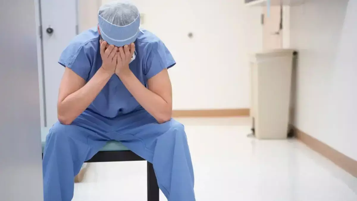 Массовая миграция врачей из Казахстана: более 2,5 тысяч специалистов уехали за границу - новости на Lada.kz 26.11.2025