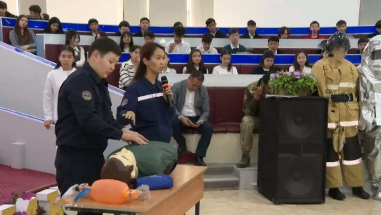 Студентов колледжей учат правильно действовать при ЧС