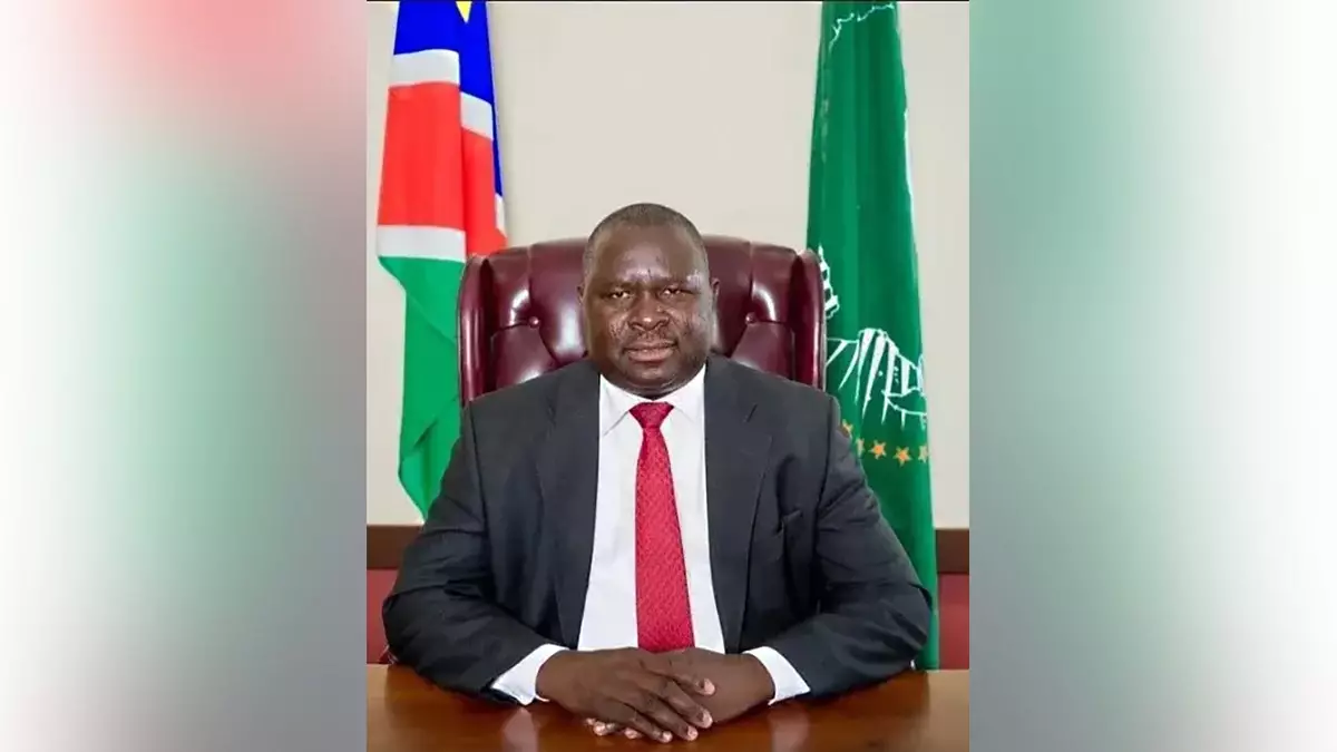 Политик по имени Адольф Гитлер стал центральной фигурой предвыборной кампании на местных выборах.