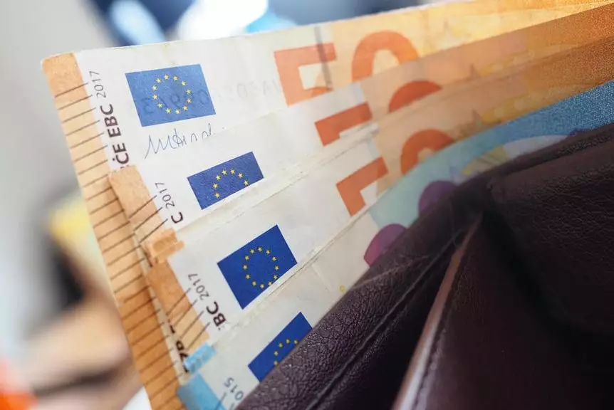 В Италии мужчина выдал себя за умершую мать, чтобы получать пенсию