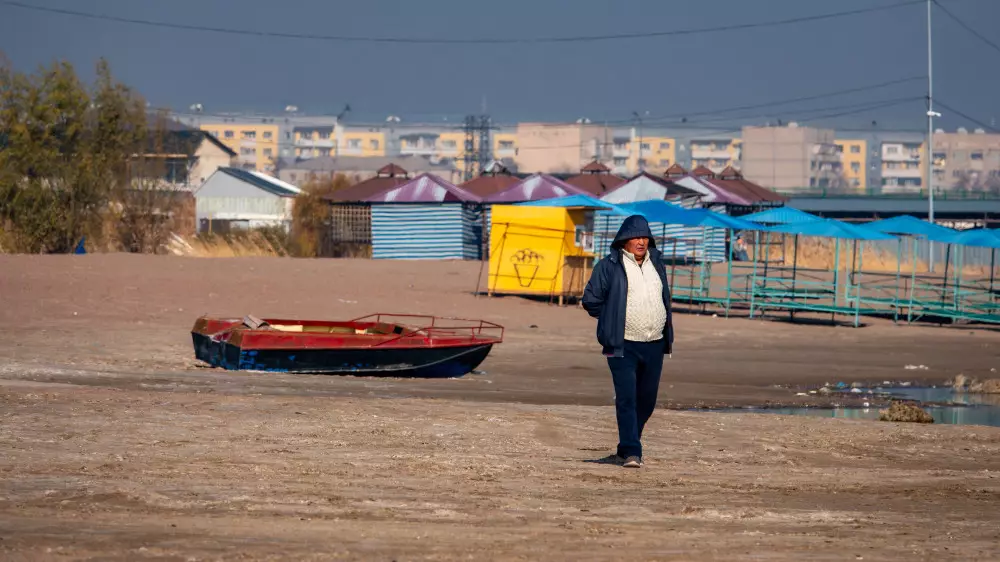 Лето, туристы, осень, казино и набережная. Что изменилось для города Конаева за три года в статусе облцентра