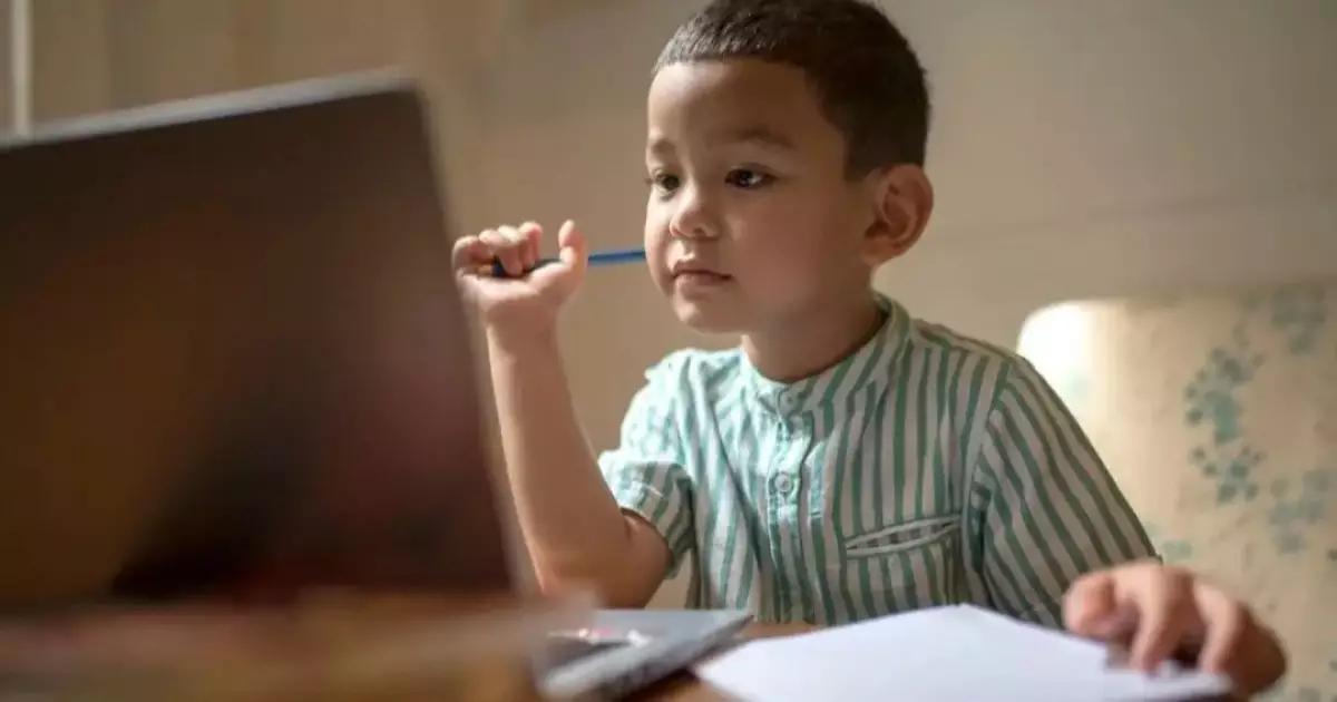  200 мыңға жуық оқушы онлайн оқуға көшті 