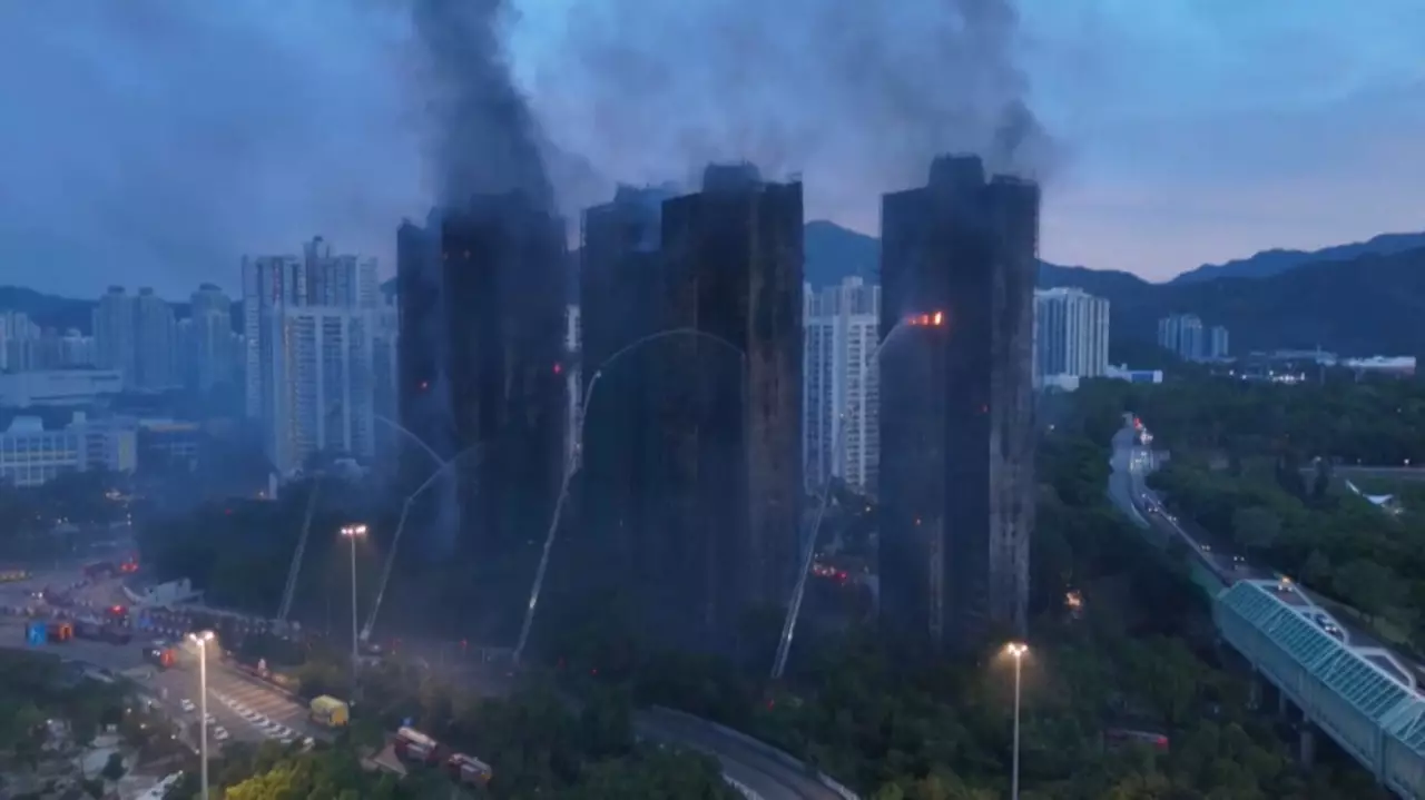 Гонконгта тұтас тұрғын үй кешені өртке оранды