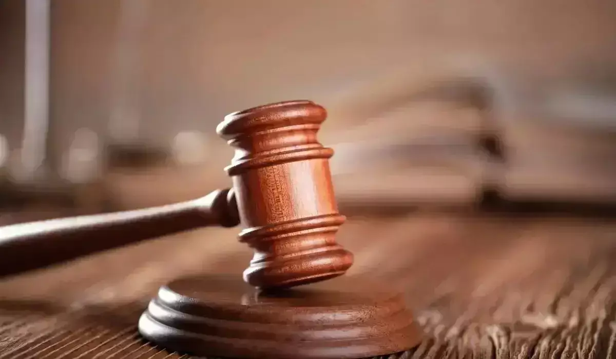 Абай облысында ауыл әкімі 500 мың теңгені қалтаға басамын деп 3,5 жылға сотталды