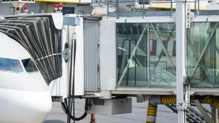 В Узбекистане изменили порядок ограничения выезда для должников по алиментам