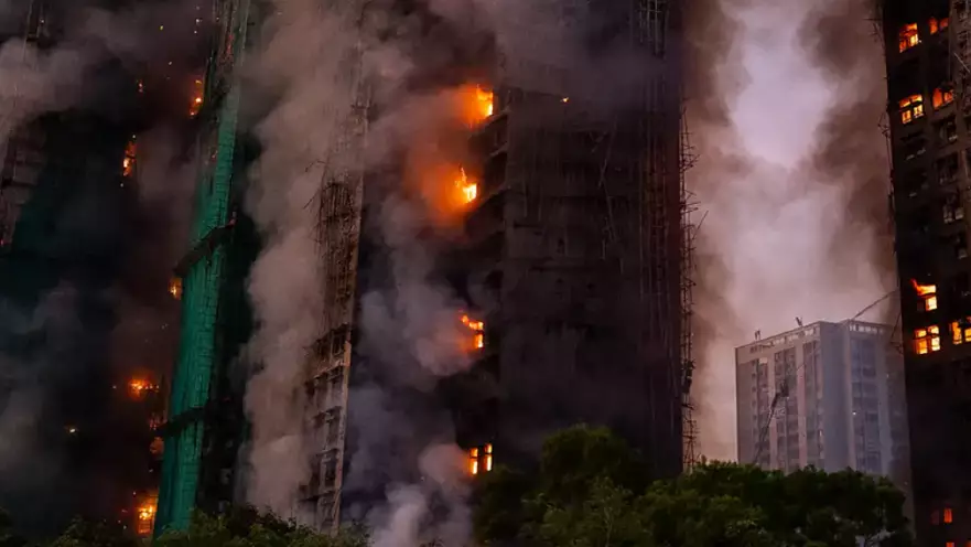 Президент Гонконгтағы өрттен кейін Си Цзиньпинге жеделхат жолдады