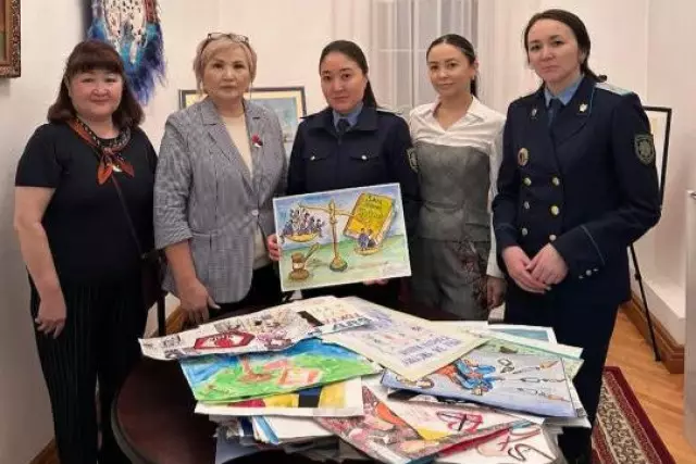 Астанада «Заң және тәртіп баланың көзімен» байқауының жеңімпаздары марапатталды