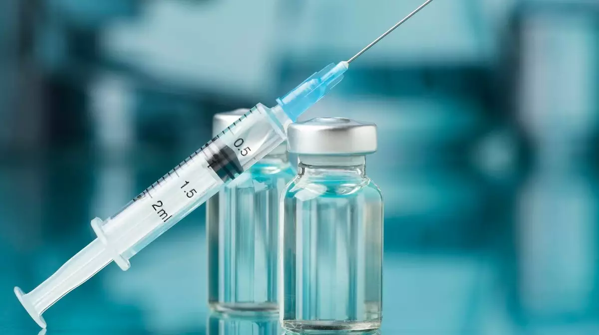 Отказ от вакцинации в Казахстане: почему растёт число заболевших