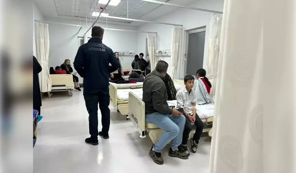 Түркияда 120 оқушы тамақтан уланып, ауруханаға түсті