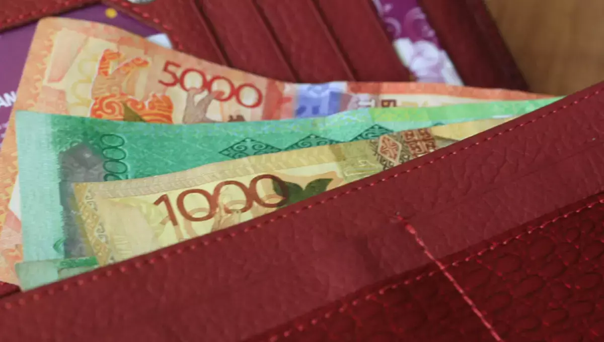 Прожиточный минимум в Казахстане вырастет: что изменится с 2026 года - новости на Lada.kz 27.11.2025