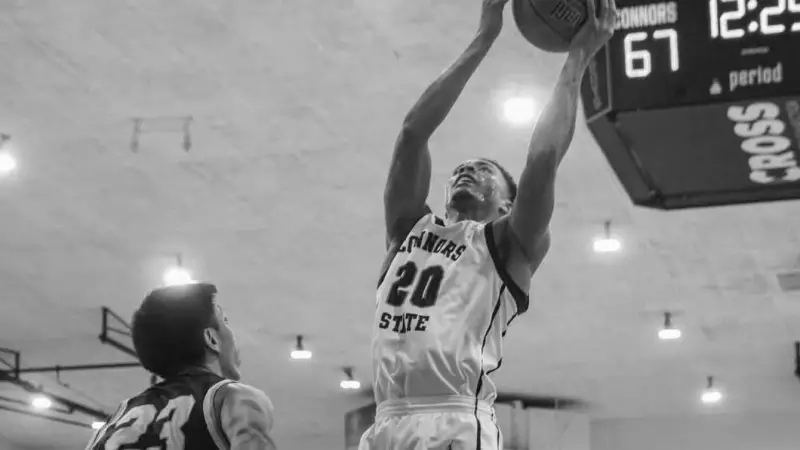 АҚШ-та матч кезінде жарақат алған 20 жастағы баскетболшы көз жұмды