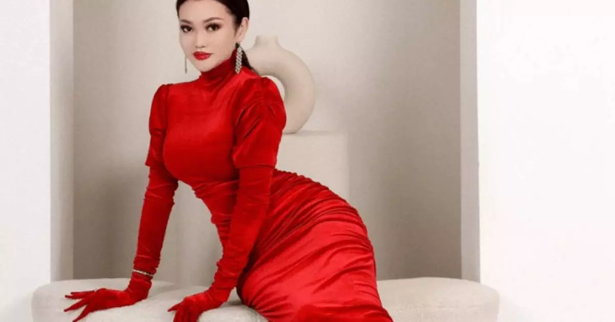  `Пишут, что свекровь - моя ровесница`. Ерке Есмахан обратилась к хейтерам 