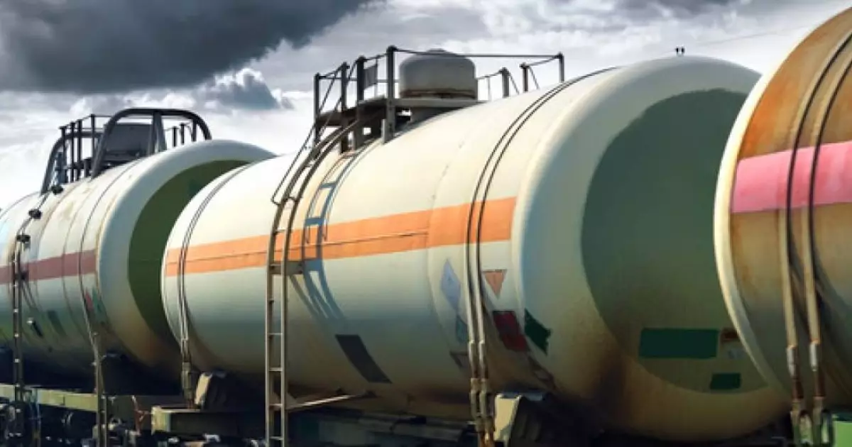  До 50 тыс. тонн топлива в месяц вывозилось под прикрытием — Скляр 