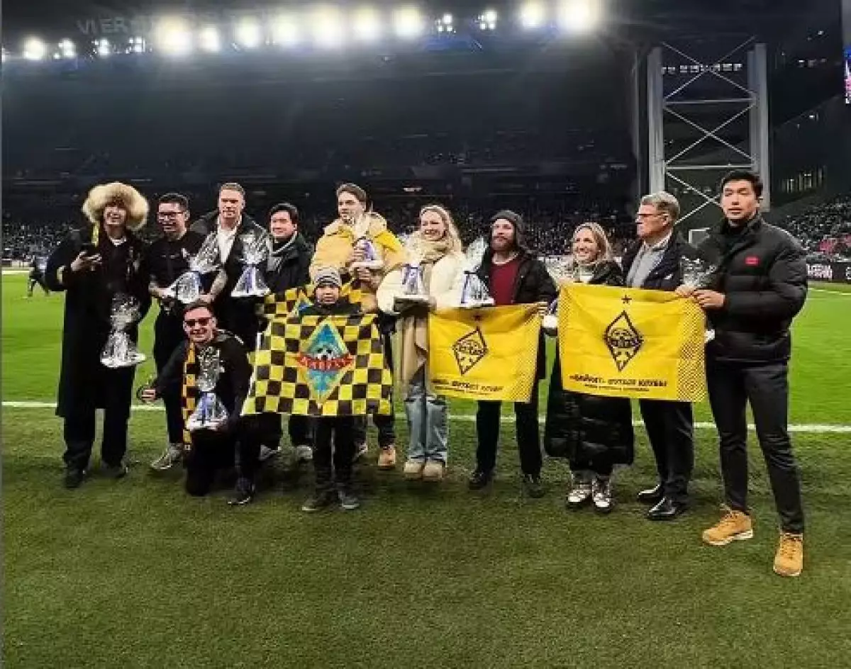 Фанаты ФК "Кайрат" получили подарки от датского клуба "Копенгаген"