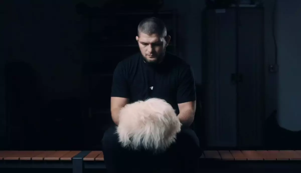 Хабиб и Конор обменялись оскорблениями после аукциона папах в Telegram