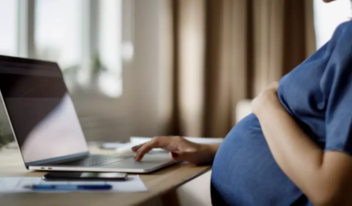 В Казахстане вводят новый порядок назначения соцвыплат по беременности и родам - новости на Lada.kz 27.11.2025