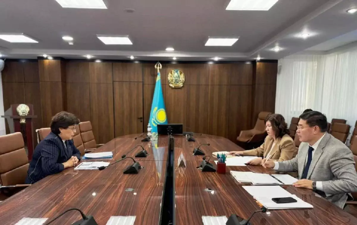 Кәсіподақтар педагог мәртебесі мен құқықтарының қорғалуына қоғамдық бақылауды күшейтуі тиіс - министр