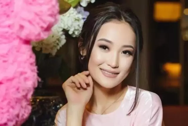 "Есеймеген ренжулі ерлер көп": Мөлдір Әуелбекова ажырасқан еркектердің мәселесін көтерді