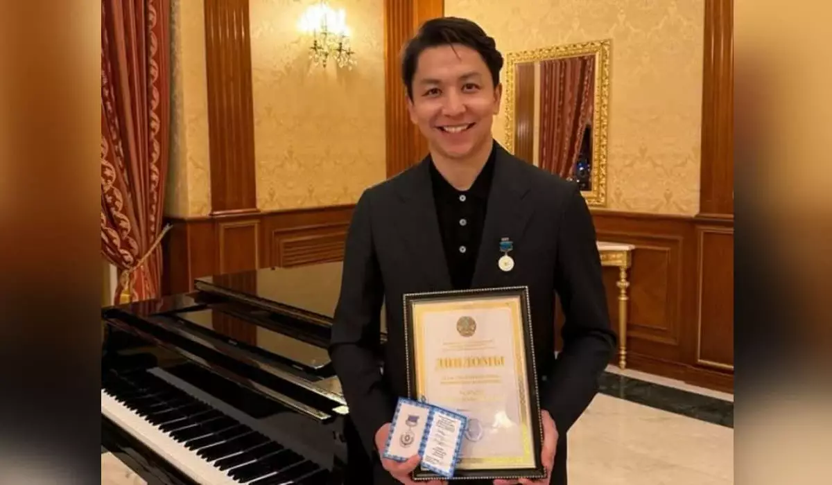 Известный виолончелист Багжан Октябрь получил государственную премию