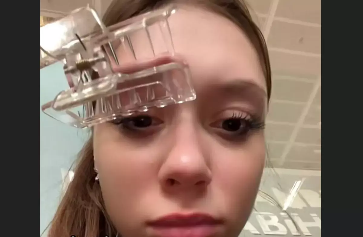 Женщины нашли необычный способ борьбы с мигренью - новости на Lada.kz 27.11.2025