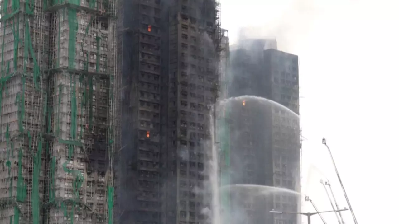 Гонконгтағы өрт: қаза тапқандар саны артты