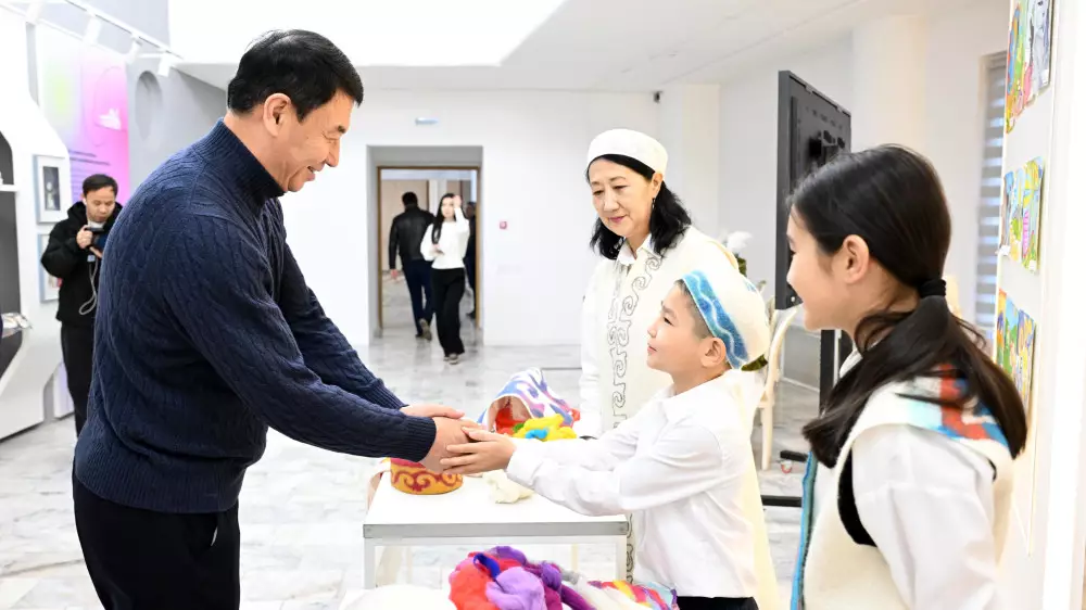 Дархан Сатыбалды посетил Дворец школьников и Музей Алматы