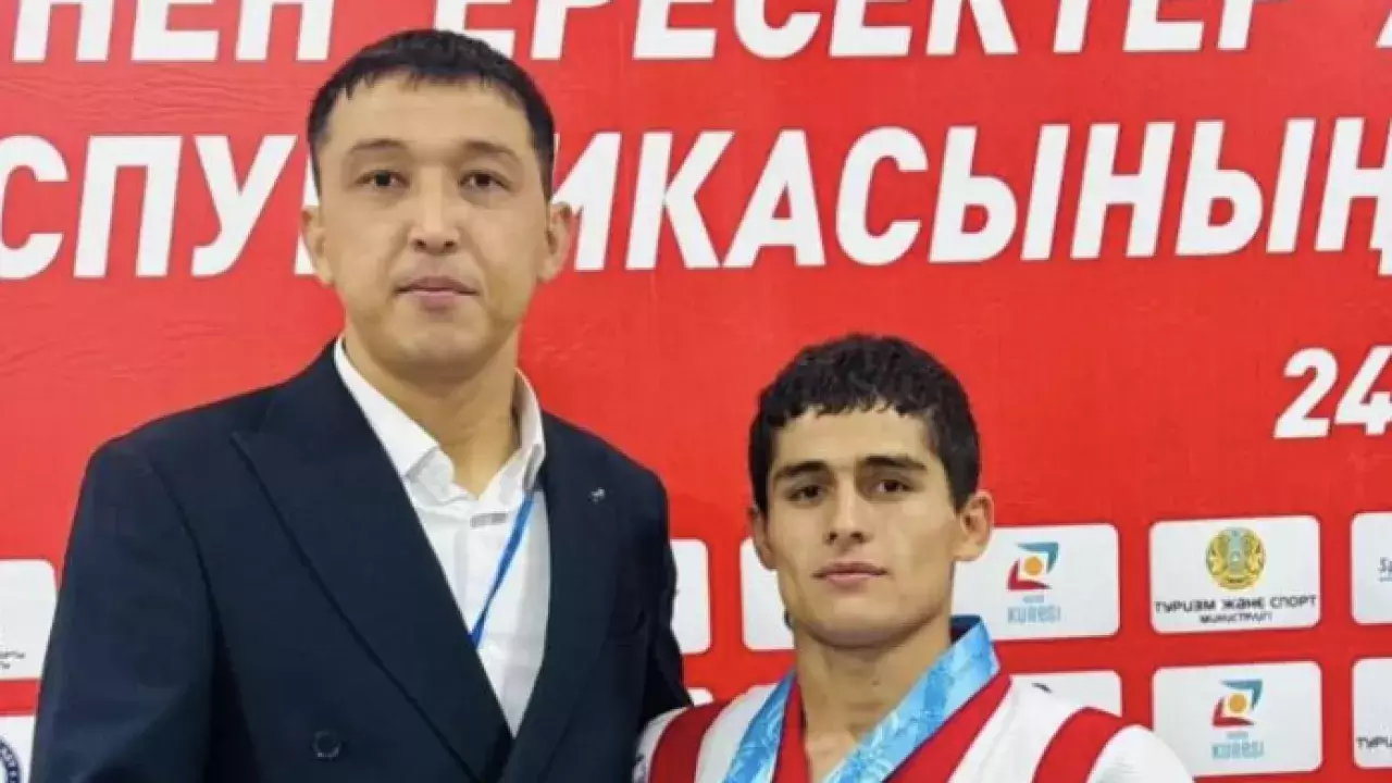 Қазақ күресінен түркістандық балуан ел чемпионы атанды