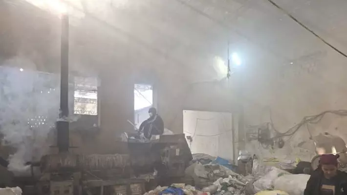 Под Ташкентом предприятие вместо переработки отходов сжигало их