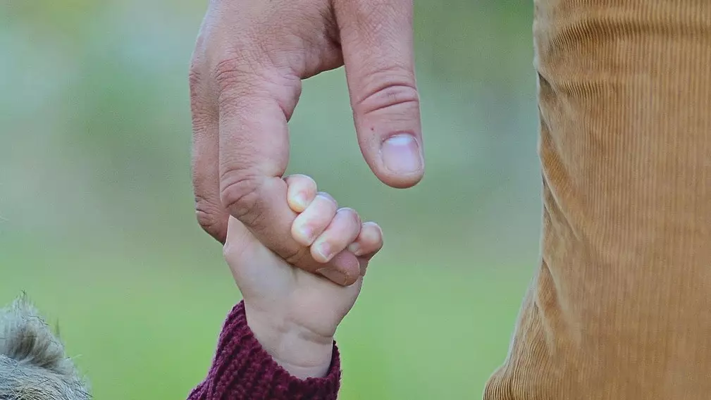 "4" алып жүрген жалғыз сен бе?": Әкесі мен қызының әңгімесі жүректі елжіретті