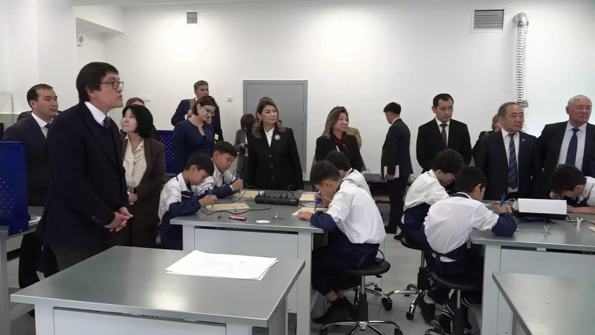 Келешек мектеп: Қырғызстан делегациясына қолөнерге баулудың жаңа әдістері таныстырылды